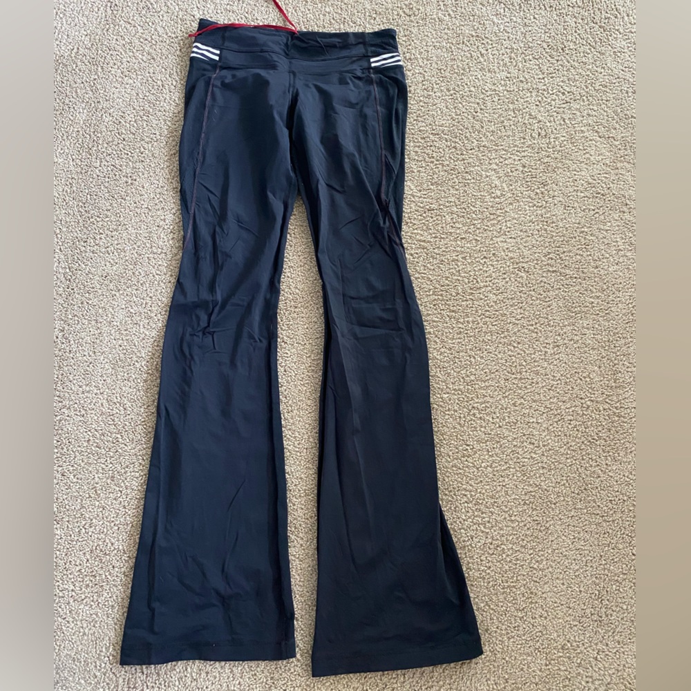 Black boot cut Lululemon legging